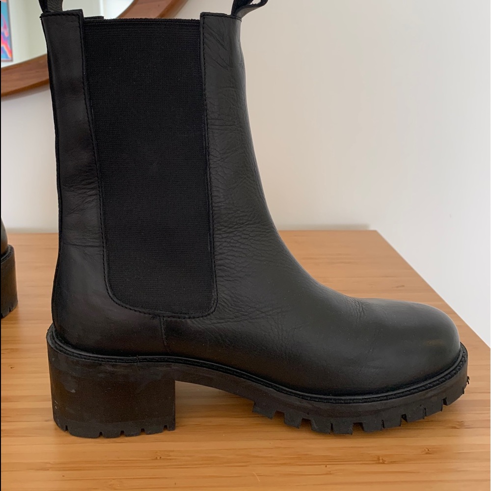 Urban outfitters Chelsea boots